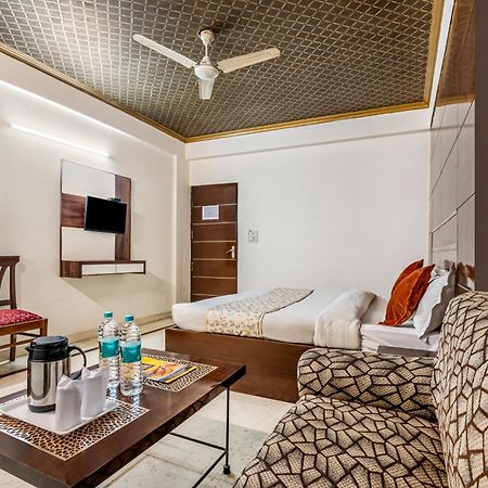 Hotel Nice Palace Delhi  Luaran gambar